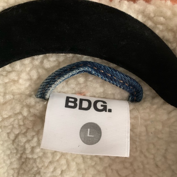 Like New, Sherpa-lined BDG Jean Jacket | Size L - Picture 6 of 6